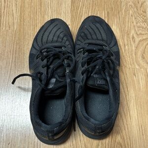 Nike training in season tr7 black sneakers size 7